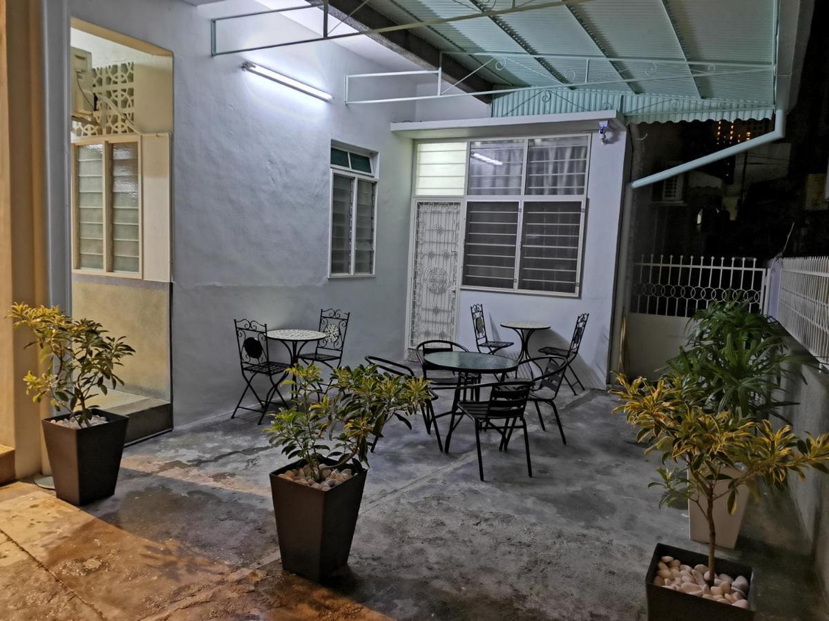 G Fortune Guest House Victoria Green George Town Zewnętrze zdjęcie