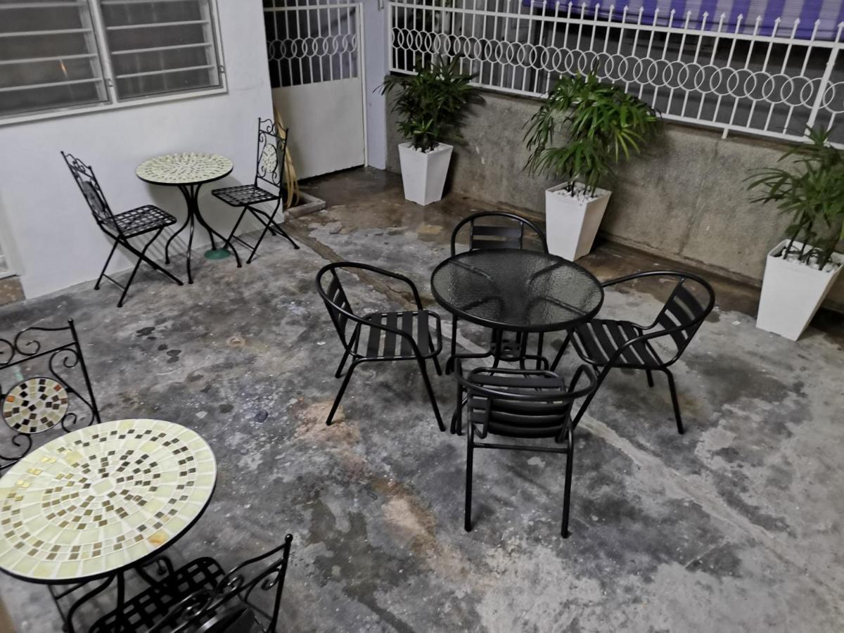 G Fortune Guest House Victoria Green George Town Zewnętrze zdjęcie